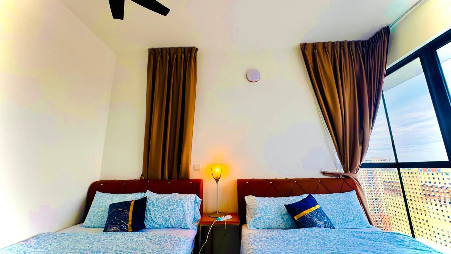 Spacious 2Br Stay 5 Queen Beds For Large Groups Jelutong 0*,  Malaysia